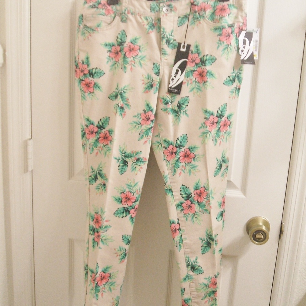 NINE WEST FLORAL PRINT JEANS, SZ 29/8R